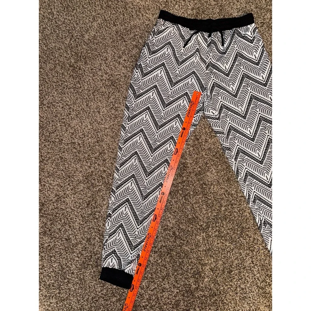 Jogger Style Pants Black White Design Size Large Rue21 Summer Casual - Picture 3 of 7